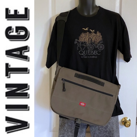 EUC vintage single stitch crewneck graphic Quebec souvenir black tee s/s, XL - Picture 3 of 16